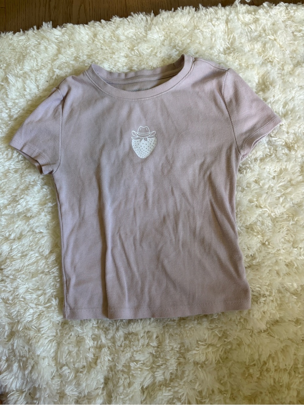 Aeropostale Light Mauve Ribbed Short Sleeve Tee with Strawberry Graphic
